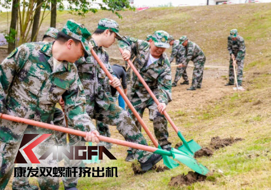 康發(fā)雙螺桿擠出機參與葛塘街道開展主題為“防范災(zāi)害風(fēng)險，護航高質(zhì)量發(fā)展”宣傳活動暨防汛搶險應(yīng)急演練